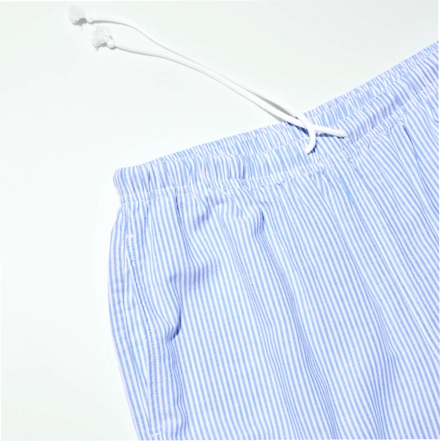 Vải linen có thể bị co rút hoặc biến dạng sau khi giặt nếu không được chăm sóc đúng cách