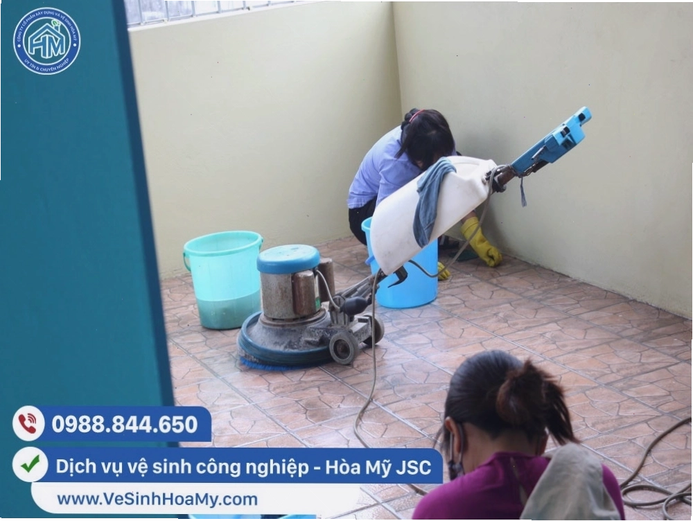 Vệ sinh nhà cửa sau xây dựng với máy móc hiện đại
