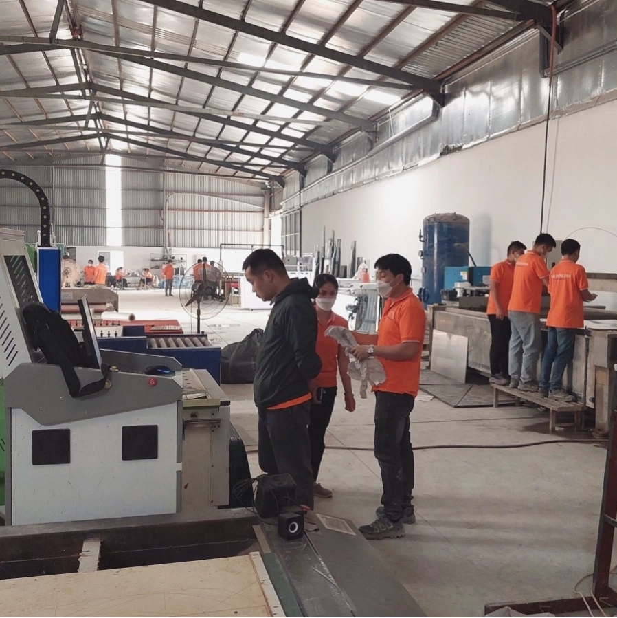 Xưởng cắt kính cường lực theo yêu cầu Thủ Đô Glass với máy móc hiện đại